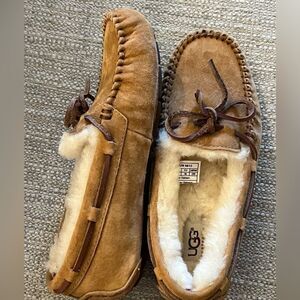 Ugg Australia women’s size 5 women’s fur lined loafers